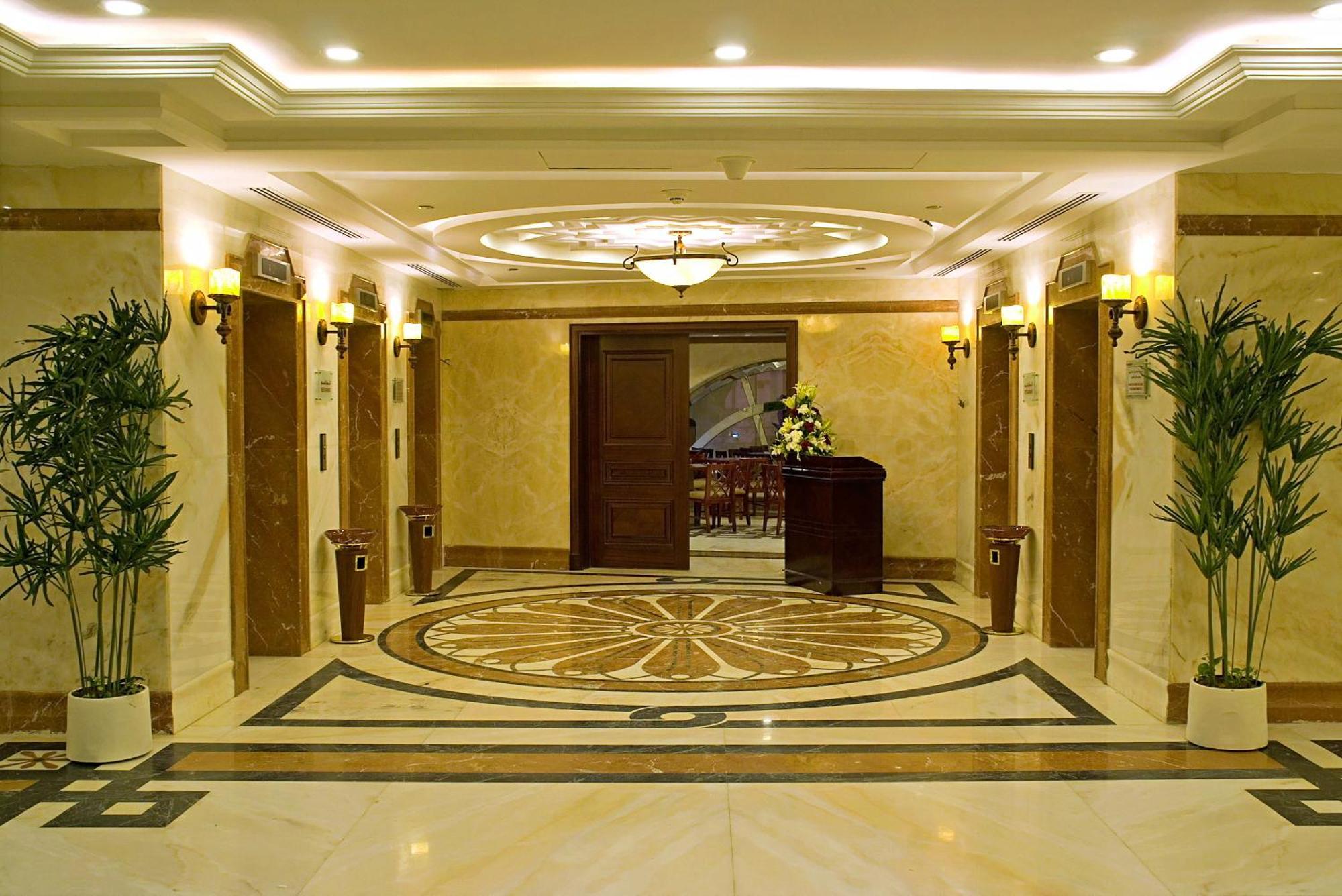 Emaar Royal Hotel Medina Esterno foto The lobby of the hotel